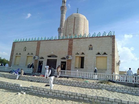 Egipt: W zamachu na meczet na Synaju zginęło 305 osób 