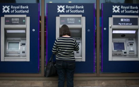 Bank RBS zamknie jedną czwartą swoich placówek