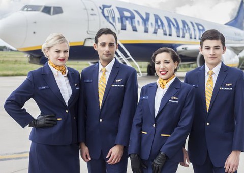 Tablica wstydu pracowników Ryanaira. Za mało sprzedają na pokładach