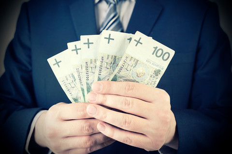 Polscy przedsiębiorcy wydadzą średnio 100-300 zł na premie świąteczne