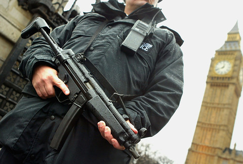 Rekordowa liczba aresztowanych podejrzanych o terroryzm w UK