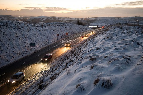 Motorists advised to take 'extreme care' as snow, ice and freezing temperatures grip Ireland
