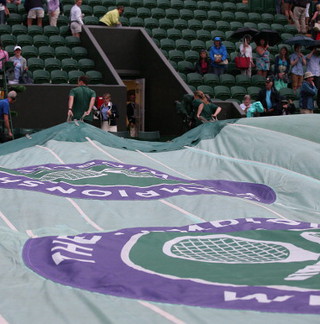 Deszcz przerwał mecz "Isi" na Wimbledonie
