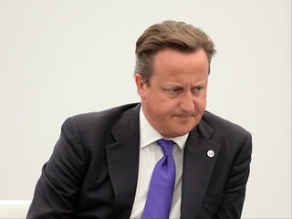 Brytyjska prasa cytuje, jak Sikorski "atakuje" Camerona