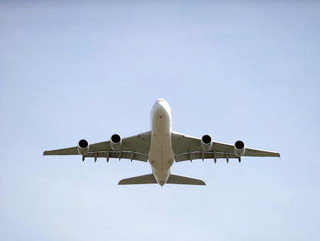 Ostrzelano lądujący samolot pasażerski. Nie żyje jedna osoba