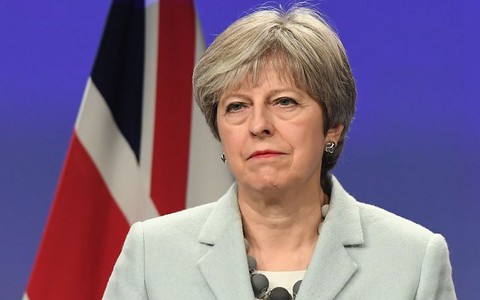 Brytyjska premier rozczarowana głosowaniem ws. Brexitu