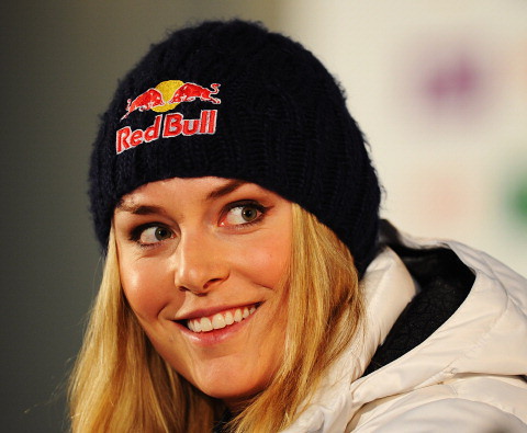 Lindsey Vonn applies cheese to her knees