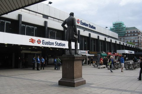 Euston Station zaoferuje w święta schronienie i posiłek 200 bezdomnym