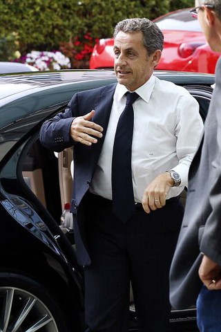 Były prezydent Sarkozy zatrzymany w celu przesłuchania