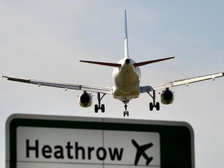 Zaostrzono środki bezpieczeństwa na brytyjskich lotniskach