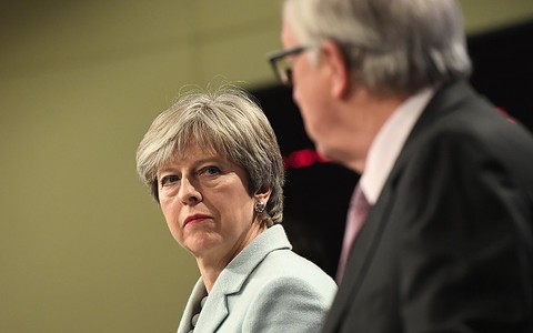 "Dwulicowy Juncker chce podkopać pozycję Wielkiej Brytanii"