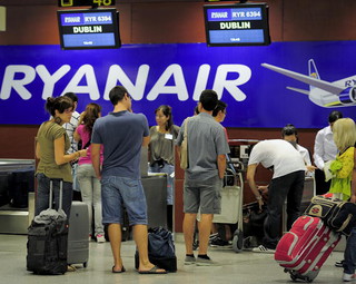 Koniec papierowych kart pokładowych w Ryanair?