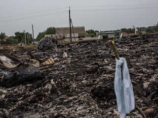 Polish journalist at aircraft crash site: "Here is gruesomly"