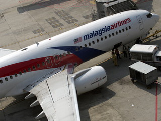 Malaysia Airlines rezygnuje z numeru lotu MH17. "Z szacunku dla ofiar"