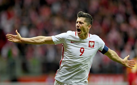 Lewandowski is fighting for the title of the best 2017 striker