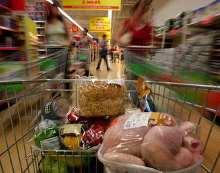 Brudne kurczaki w brytyjskich supermarketach!