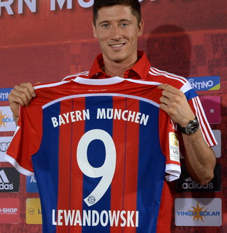 "Gol-marzenie" Lewandowskiego. Bayern wygrywa po karnych