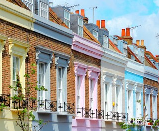 Cost of renting in London soars to DOUBLE price of rest of UK for first time