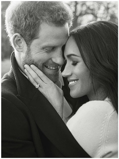 Książę Harry i Meghan Markle podzielili się zaręczynowymi zdjęciami