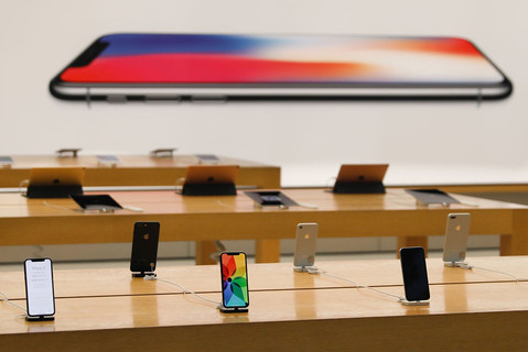 Apple przyznaje, że spowalniało starsze modele iPhone'ów