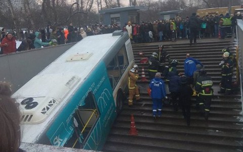 5 killed in Moscow when bus drives into underground passage