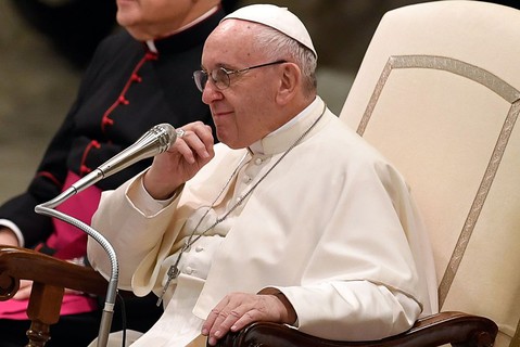 Watykan: W mediach społecznościowych nieprawdziwy wizerunek papieża