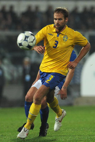 Znany szwedzki piłkarz Mellberg kończy karierę