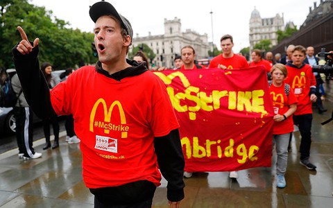 Pracownicy McDonald's w UK wywalczyli podwyżkę