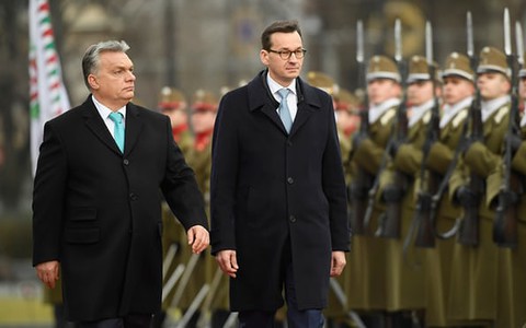 "Observer" krytycznie o sytuacji w Polsce i na Węgrzech
