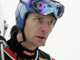 Janne Ahonen suffered knee injury