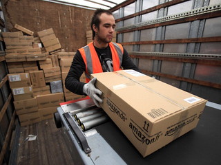 Amazon rekrutuje 8,5 tys. pracowników. Ile zarobią?