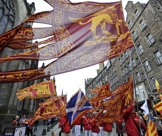 Komu pomogą Polacy w historycznym szkockim referendum?