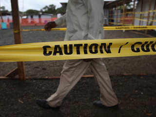 Nie odnaleziono 17 pacjentów, którzy opuścili centrum leczenia Eboli