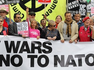 Demonstracja przeciwników szczytu NATO w Newport