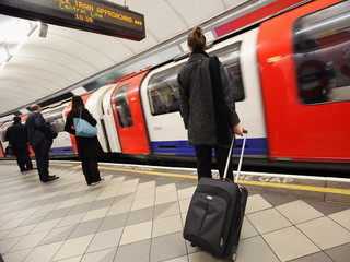 London terror attack hoax: police tell Tube commuters to 'keep calm'