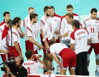Poland overcome scary moments against Cameroon