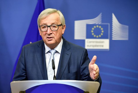 Juncker przeciw konsekwencjom budżetowym dla nieprzyjmujących uchodźców