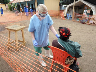 UK to set up ebola centre in Sierra Leone
