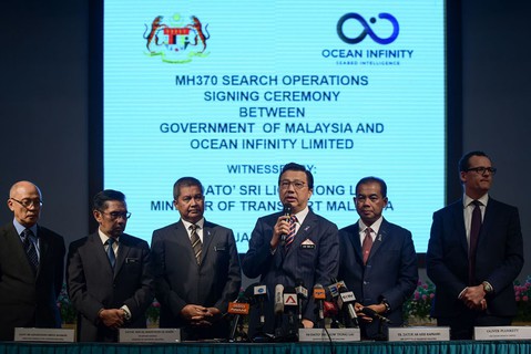 Malezja zapłaci 70 mln USD za odnalezienie wraku zaginionego samolotu