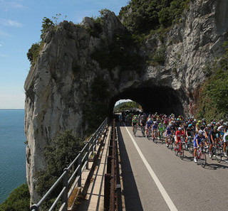 Giro d'Italia: Wyścig powraca na miejsce dramatu Pantaniego