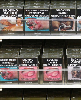Cigarette packaging: Ministers launch fresh review