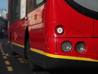 Londyn: Kierowcy autobusów grożą poniedziałkowym strajkiem
