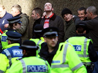 Zamieszki w Glasgow. "Atak skinheadów" po szkockim referendum
