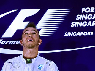 Lewis Hamilton wins in Singapore after Rosberg retirement