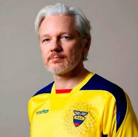 Rząd odmówił przyznania Assange'owi statusu dyplomatycznego