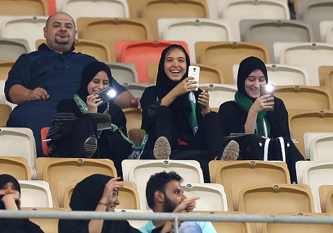 Women in Saudi Arabia attend football matches for first time