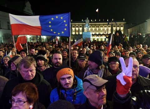 Poll: Eastern Europeans wants to stay in the EU