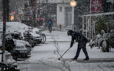 The snow storm disturbs communication in western Europe