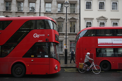 Londyńscy kierowcy autobusów z gwarancją równych płac