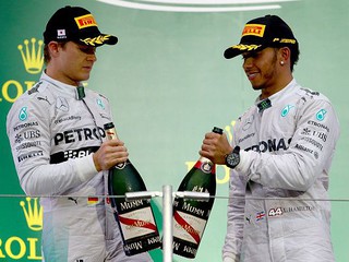 Nico Rosberg beats Lewis Hamilton in Russia practice
